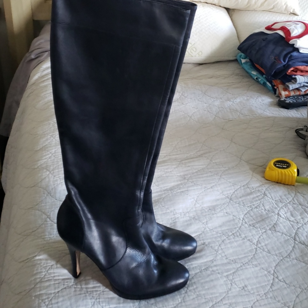 Boots - Picture 7 of 8